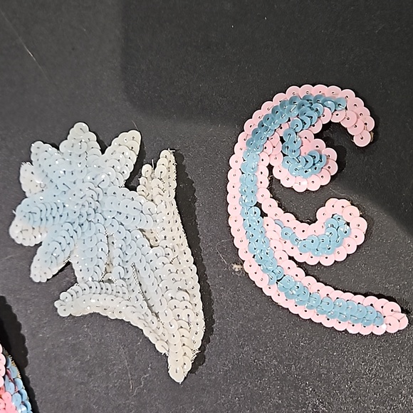 VINTAGE APPLIQUES - Picture 3 of 4